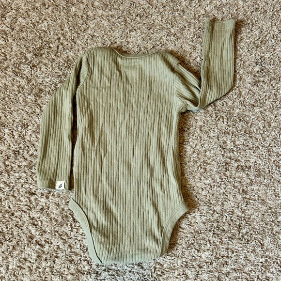 Easy-Peasy Green Monotone Set I Size 12M I GREAT condition - Picture 6 of 11